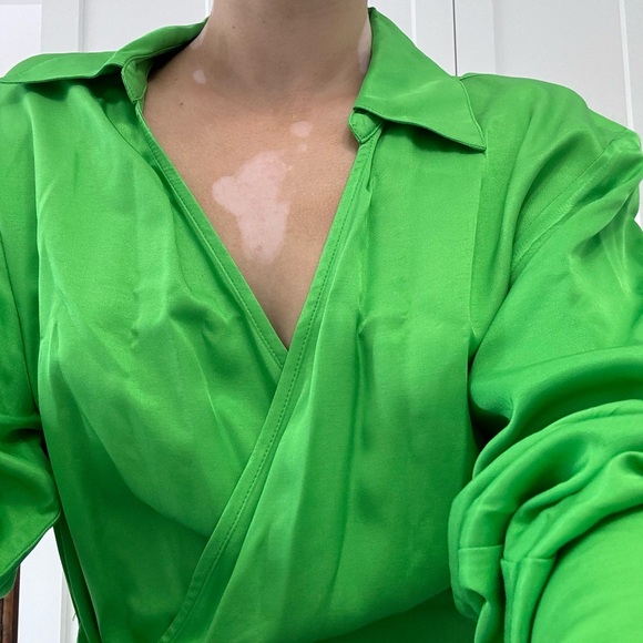 H&M green wrap around dress - Picture 3 of 6